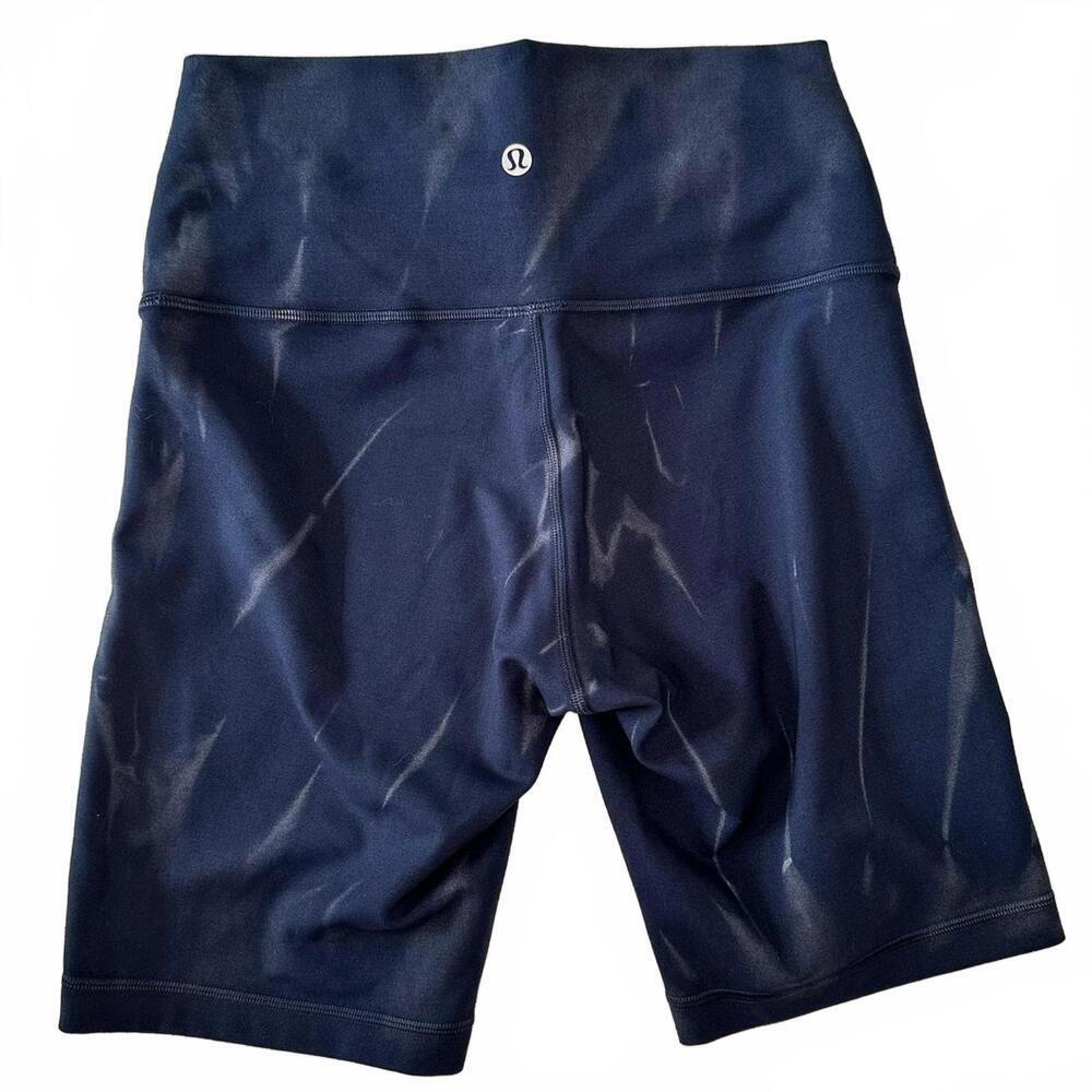 EUC Lululemon Wunder Train High-Rise Short 8" Sun-Bleach Wash True Navy  Size 6 - Picture 2 of 7